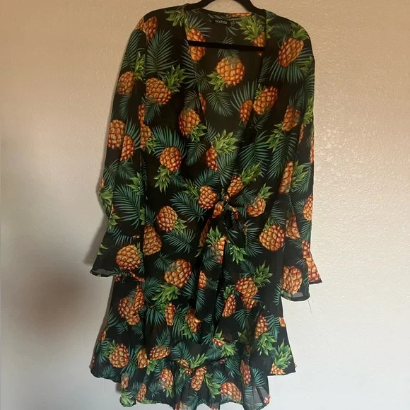 Boohoo Women’s size 16 Tropical Pineapple Print Cover-Up - Picture 2 of 11